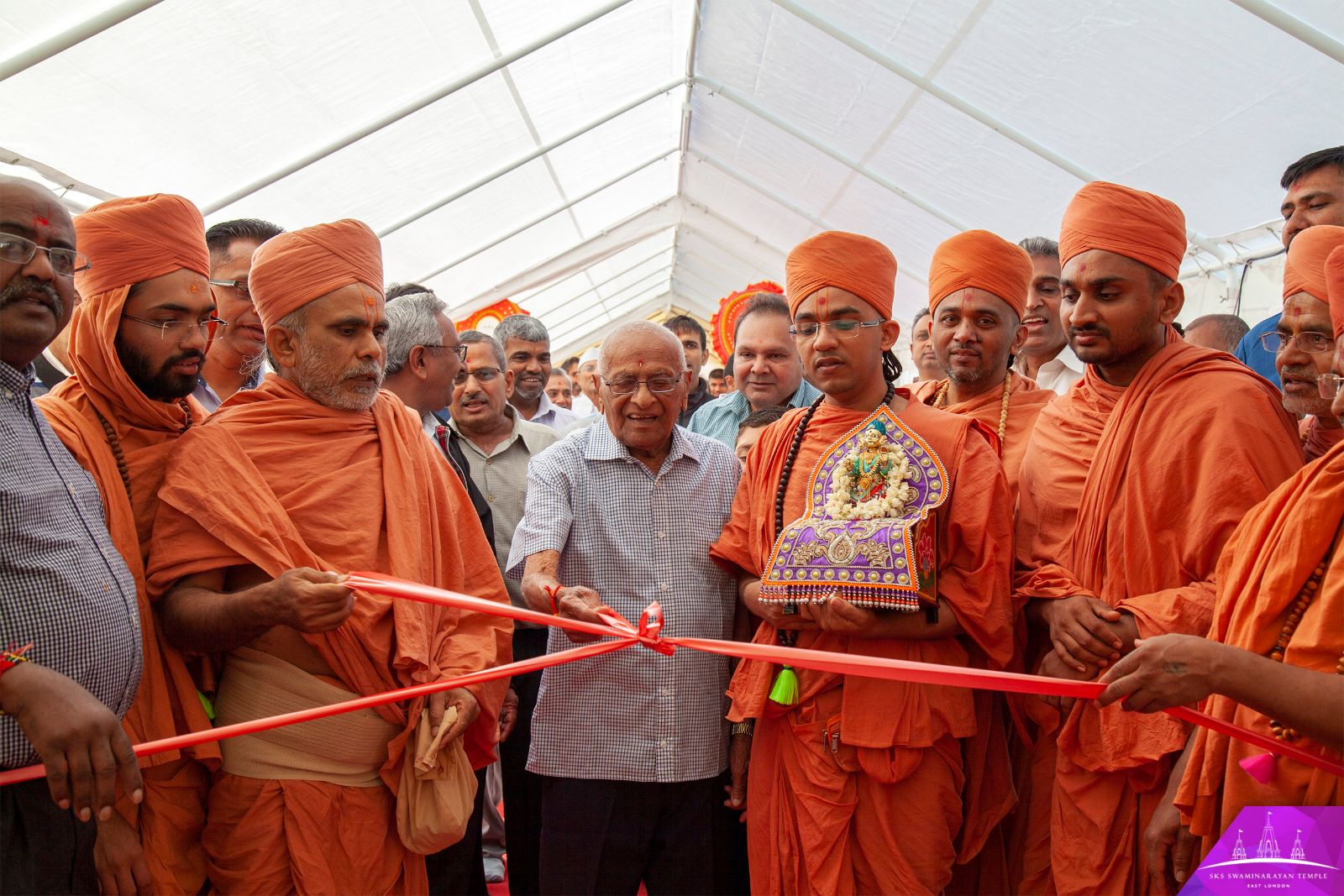 ©1987-2017 SKS Swaminarayan Temple East London
